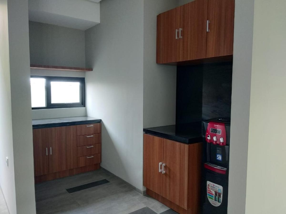 Reddoorz Plus Near Radio Dalam 3 Jakarta Exterior photo